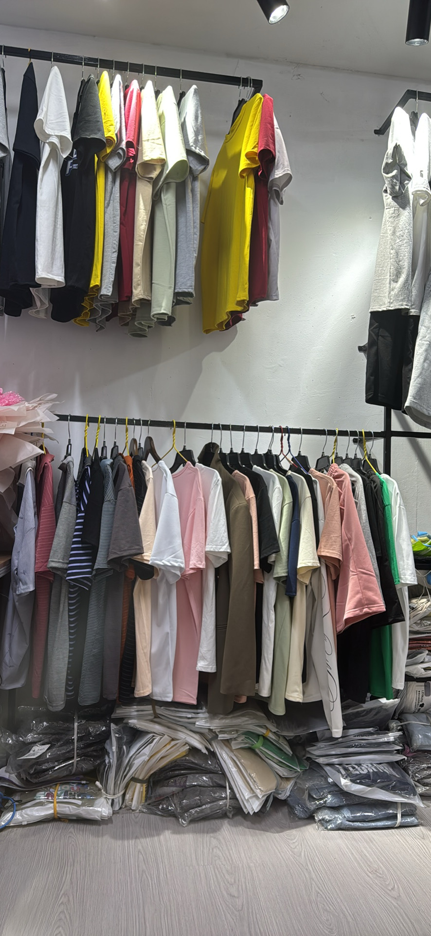 要回国了服装店不做了，所有物品全部打包出售，包括
