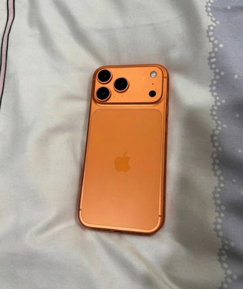 出售物品：苹果17Pro Max橙色