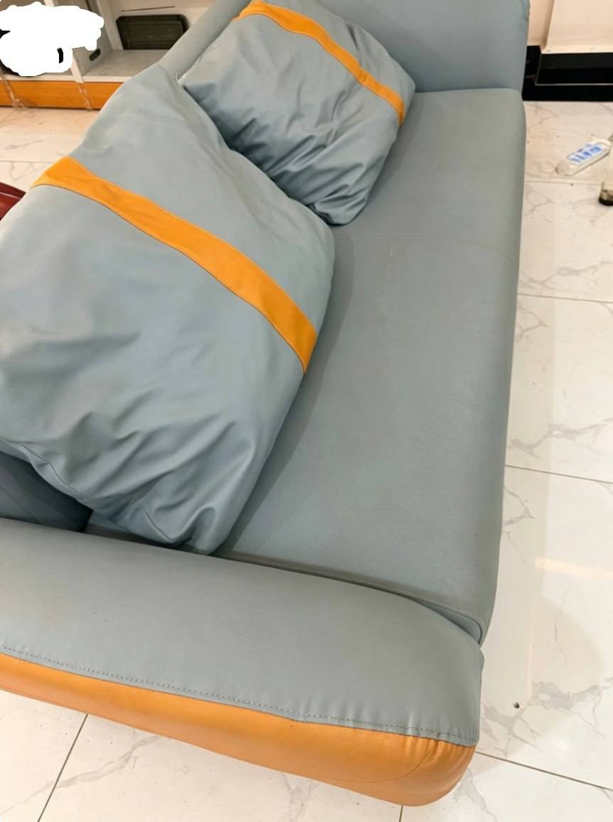 出售物品：沙发 + 吃饭桌子凳子 + 电脑桌