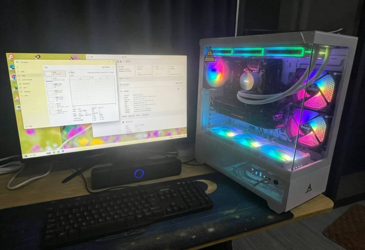 出售物品:水冷海景房机箱主机台式电脑
