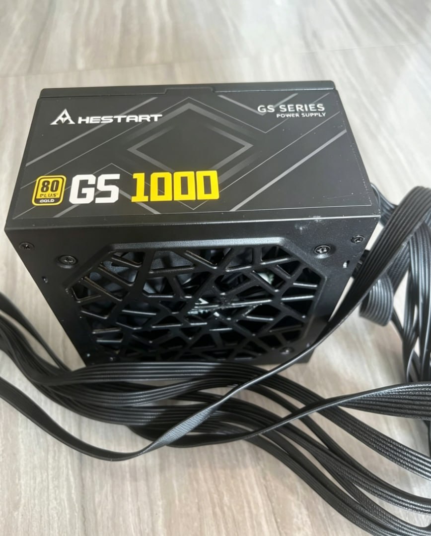 出售物品：9成新1000w电脑电源