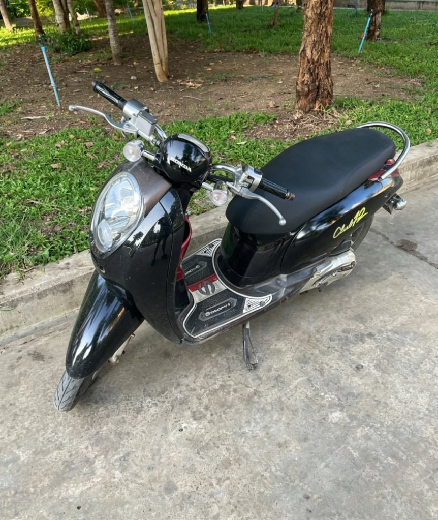 出售物品:本田Scoopy i Club12