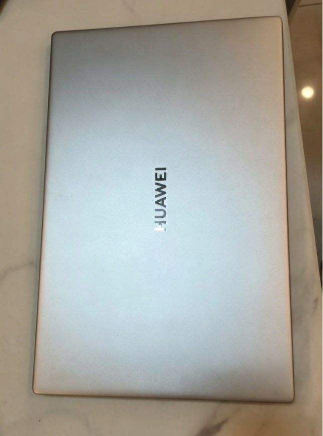 出售物品：华为笔记本