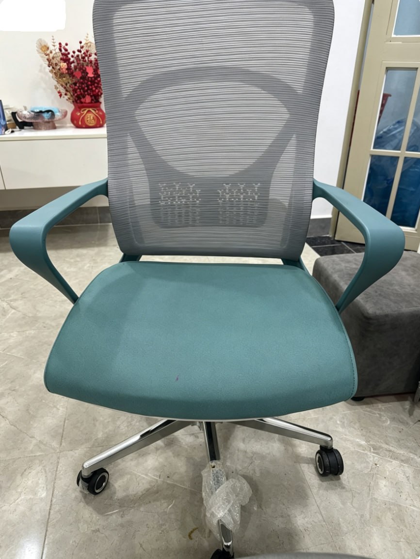 出售物品：人工工学设计电脑椅子