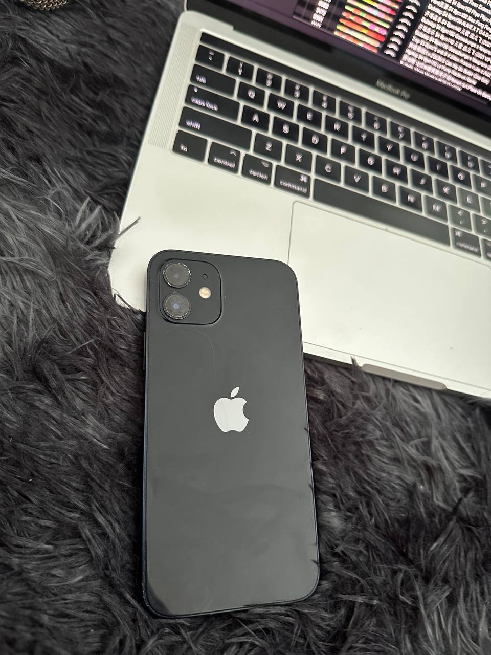 出售物品：iphone12