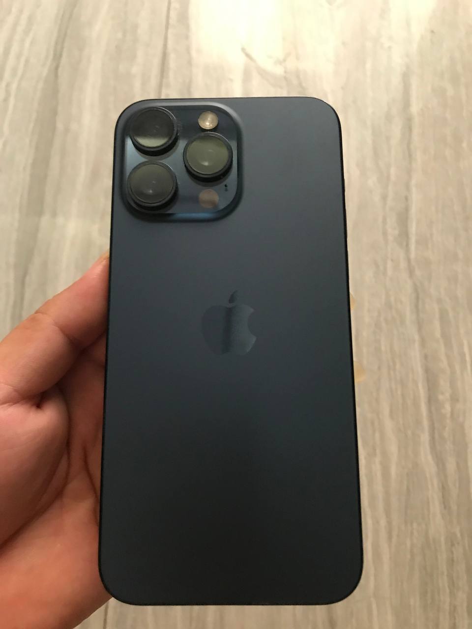 出售物品：15pro Max（深蓝色）