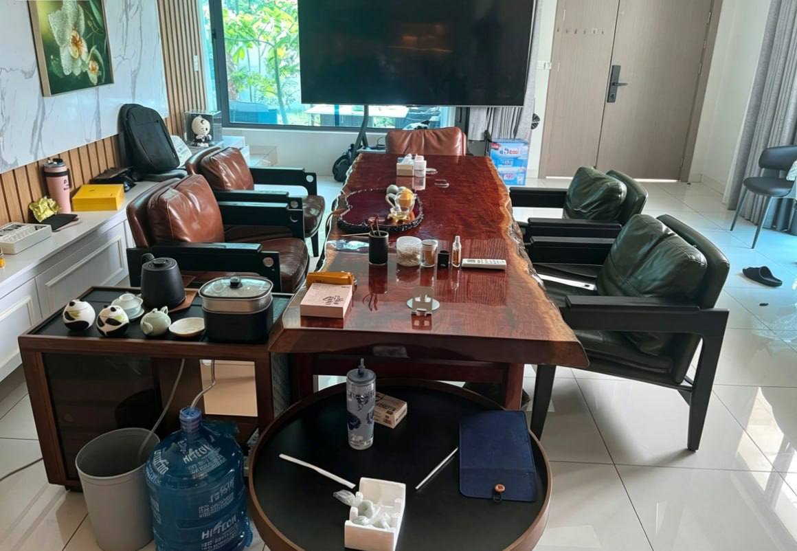 出售物品：茶桌一套