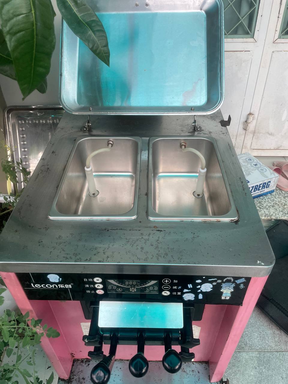 出售物品:乐创冰淇淋机