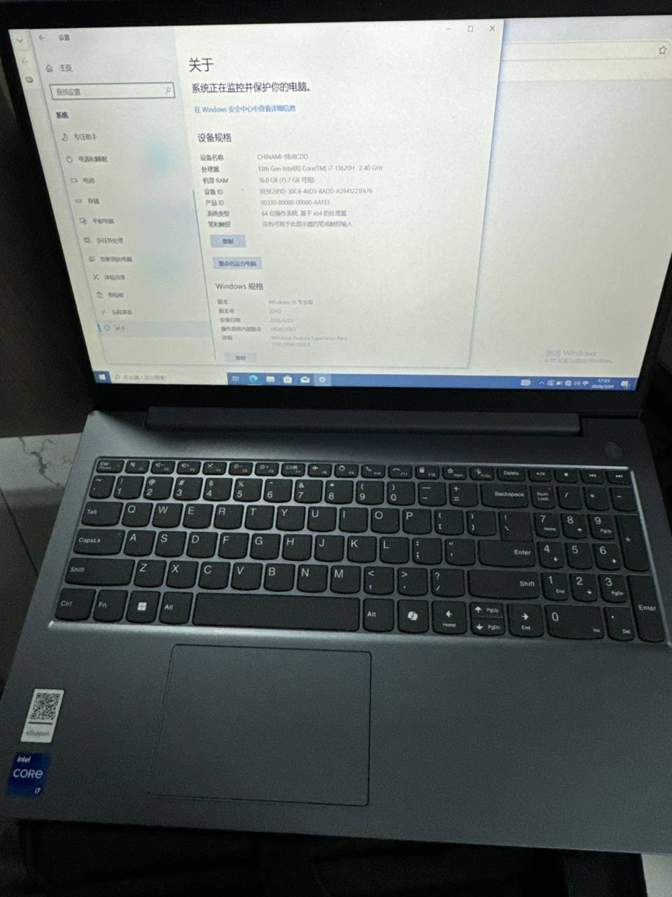 联想I7笔记本，16G内存+512G硬盘，因为要
