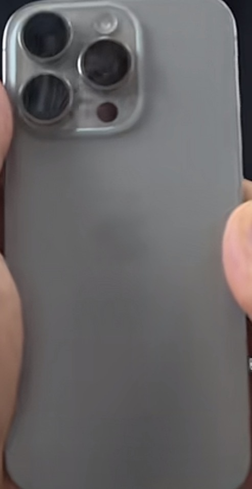 纯原装16pro，带原装充电器，价格可小刀一口