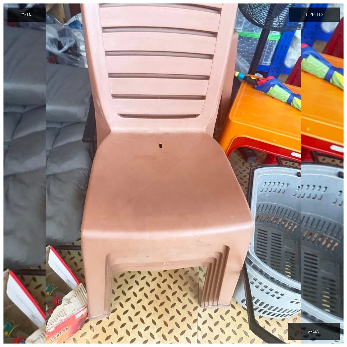 🟢 在售 📦 二手商品预览 🏷 椅子 💵 价格:$5 📍 城市:西港 📂 分类:手机数码 🖼 图…