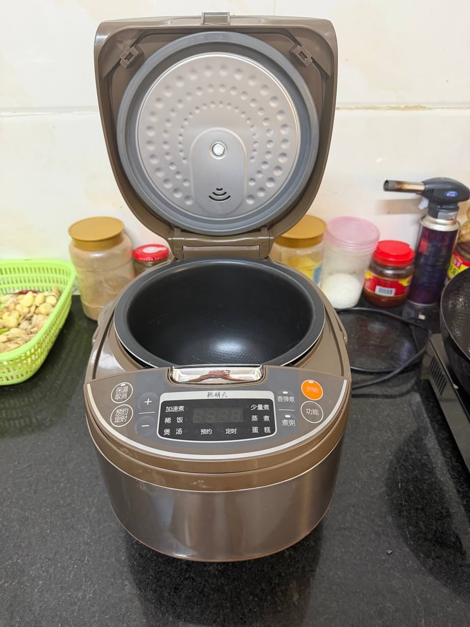 出售物品:图上物品 价 格:私聊详谈 位 置:#西港 联系方式:@SGC1368 交易方式:自取…