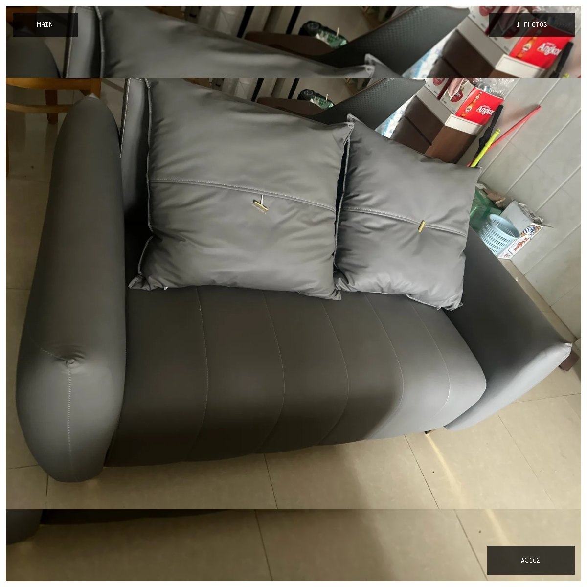 🟢 在售 📦 二手商品预览 🏷 两座位皮沙发 💵 价格：面议 📍 城市：西港 📂 分类：二手闲置…