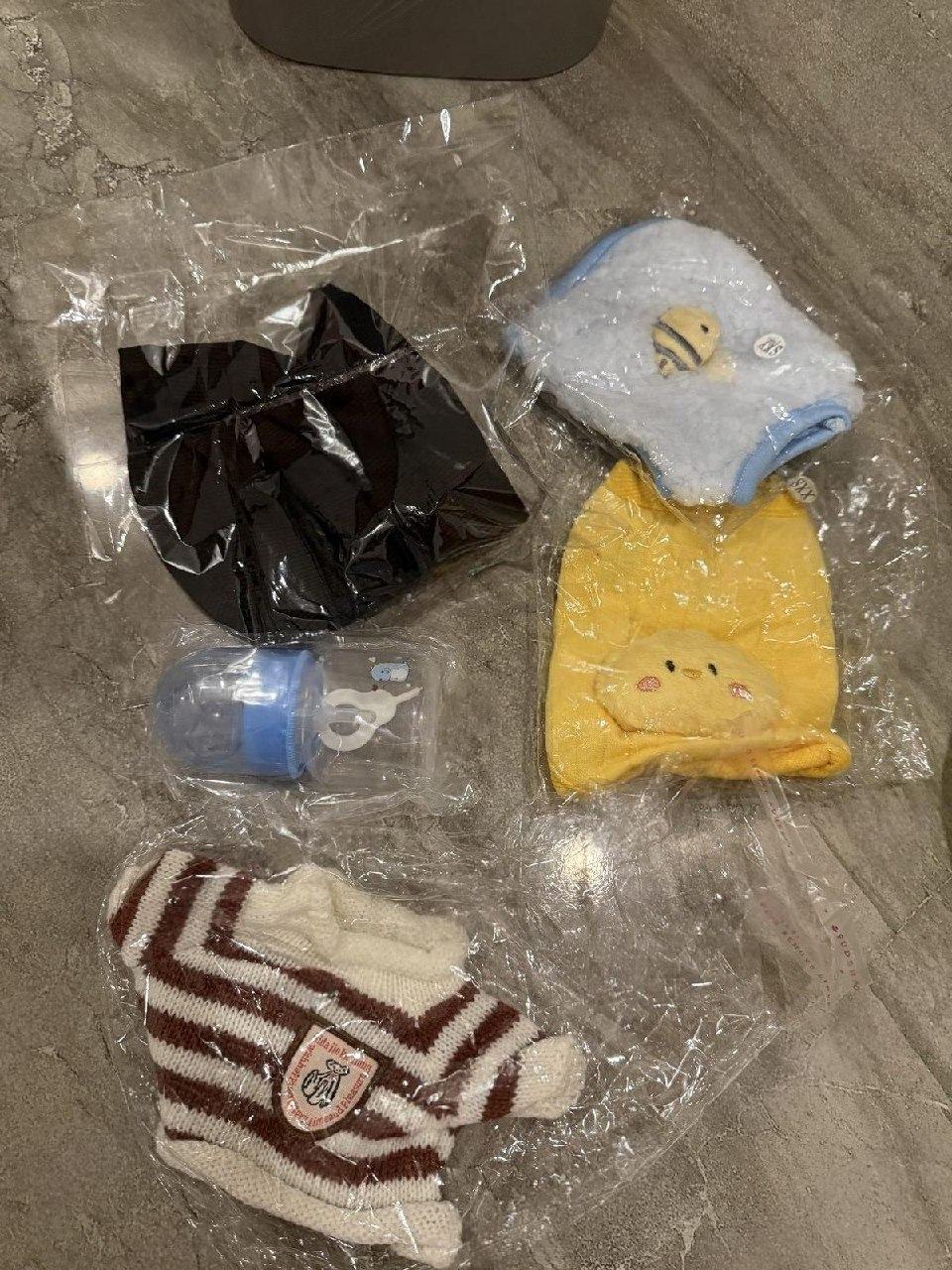 出售物品:奶猫用品加一袋5公斤猫砂和新的猫砂盆 厨房用品加一个新伞,全是新的 价 格:10 US…