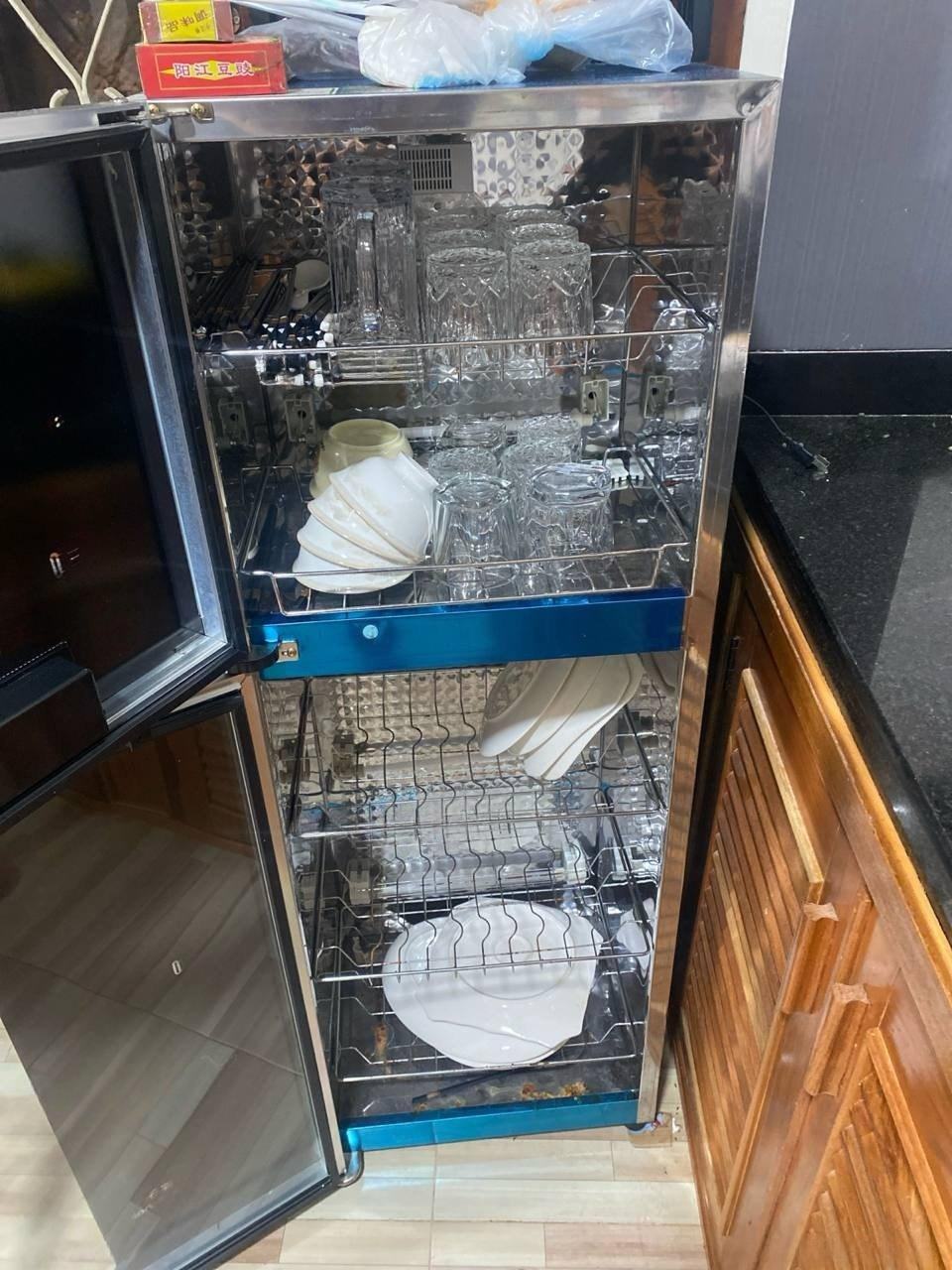 出售物品:消毒柜 价 格:90 USD …