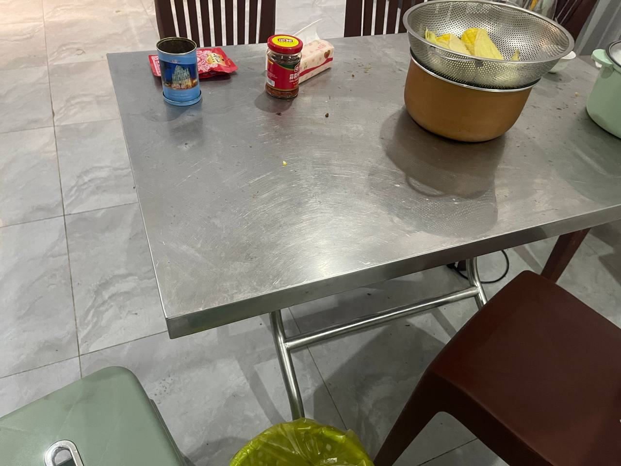 出售物品:桌子折叠桌 价 格:私聊 位 置:#西岗,南海 联系方式:@aijiajia66889…