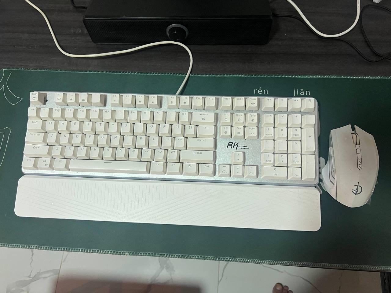出售物品:键盘 + 无线鼠标 价 格:3…