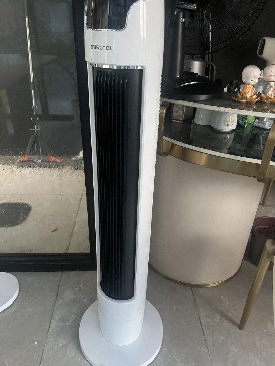 出售物品：塔扇，家用静音风扇 价 格：25 USD 商品类别：#家具家电 位 置：#金边 联系方…