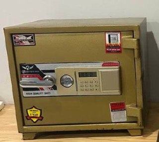 出售物品：保险柜 价 格： 30💸 商品类别：#家具 位 置：#西港 鼎盛山上 联系方式：@kk…