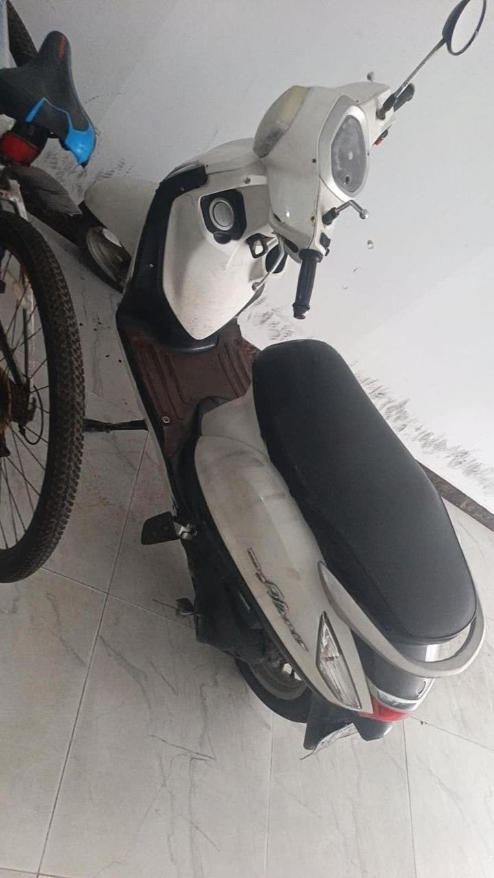 出售物品：出售：雅马哈摩托车，有证和不锈钢洗衣机 价 格：400 USD 商品类别：#汽车摩托 …