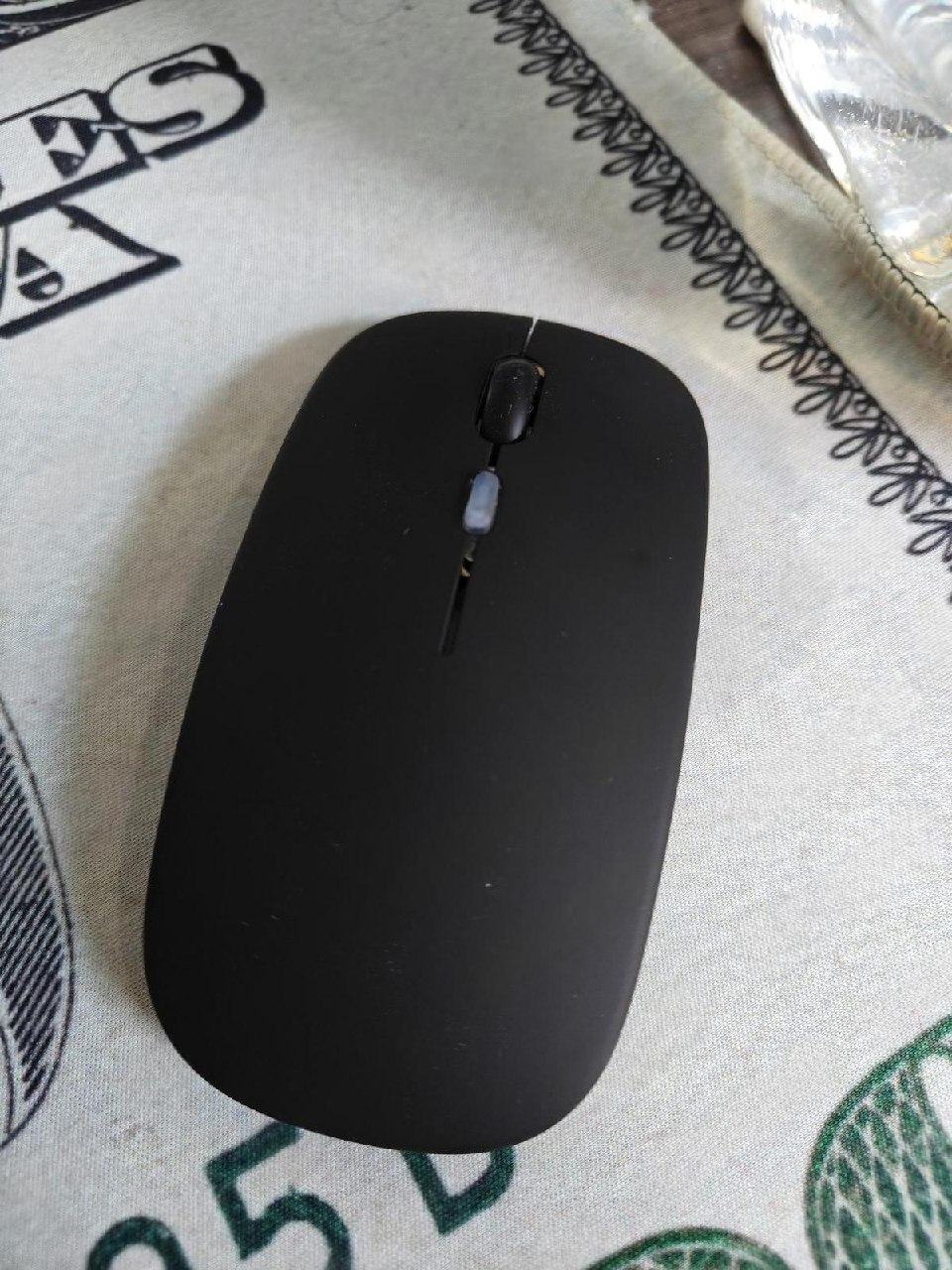 出售物品:嘎嘎新 无线鼠标 价 格:25 USD 商品类别:#电脑办公 位 置:#西港 友谊大道…