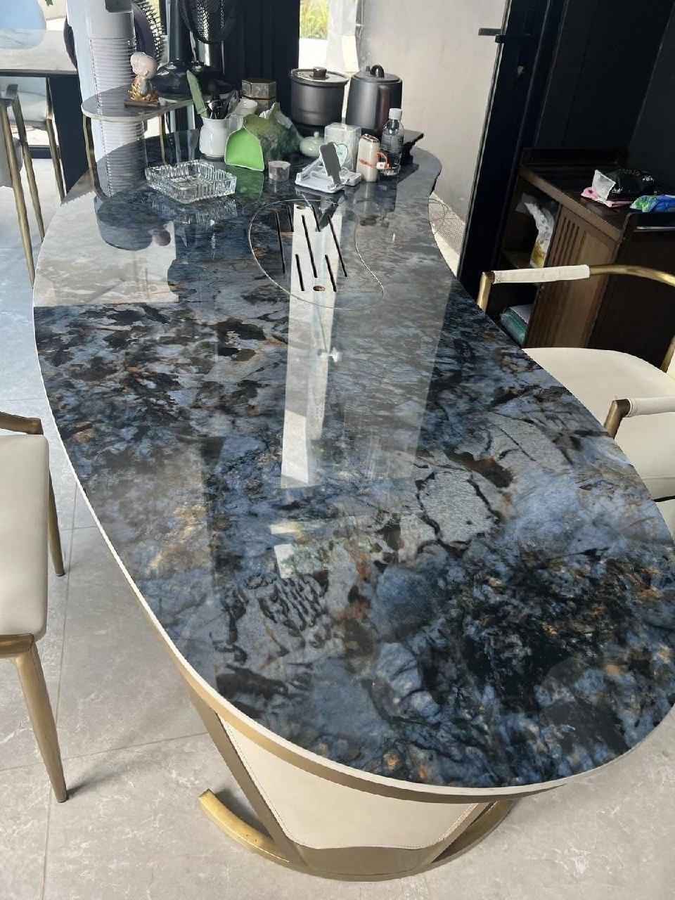 出售物品：茶桌➕全自动底部上水烧水壶茶台 价 格：220 USD 商品类别：#家具家电 位 置：…