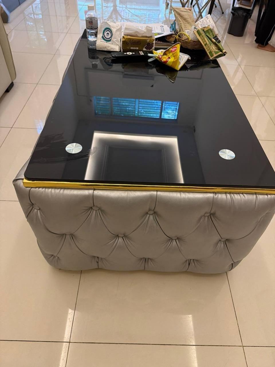 出售物品:茶几 价 格:50 USD 商…