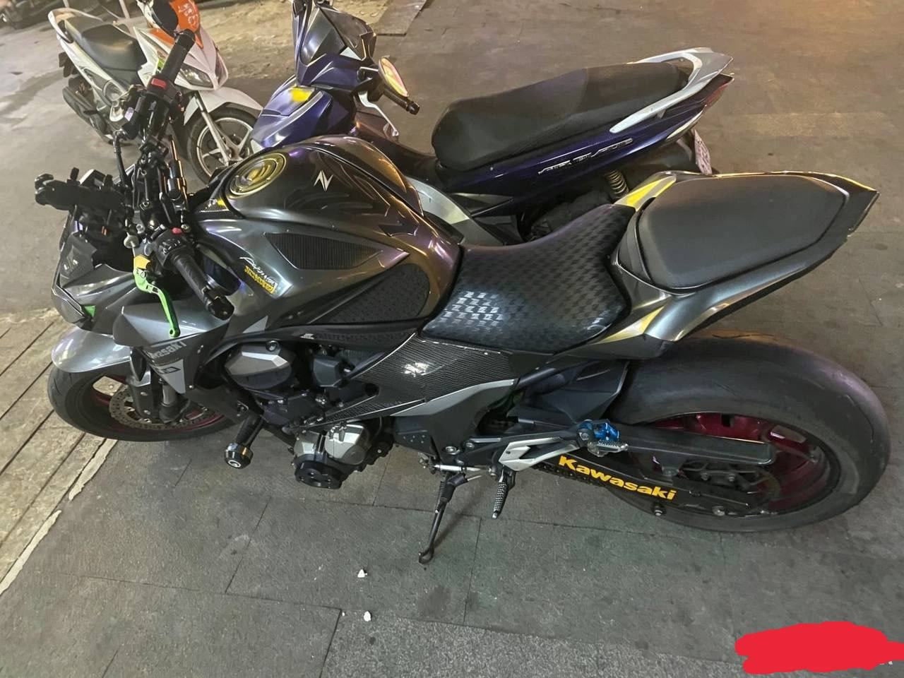 出售物品:川崎街车Z800 本田仿赛CBR1000cc 哈雷滑翔戴维森单灯版1450cc 价 格…