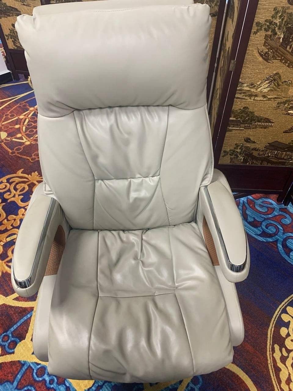出售物品:豪华座椅 价 格:40 商品类别:#家具家电 位 置:#西港 海悦酒店 联系方式:@K…
