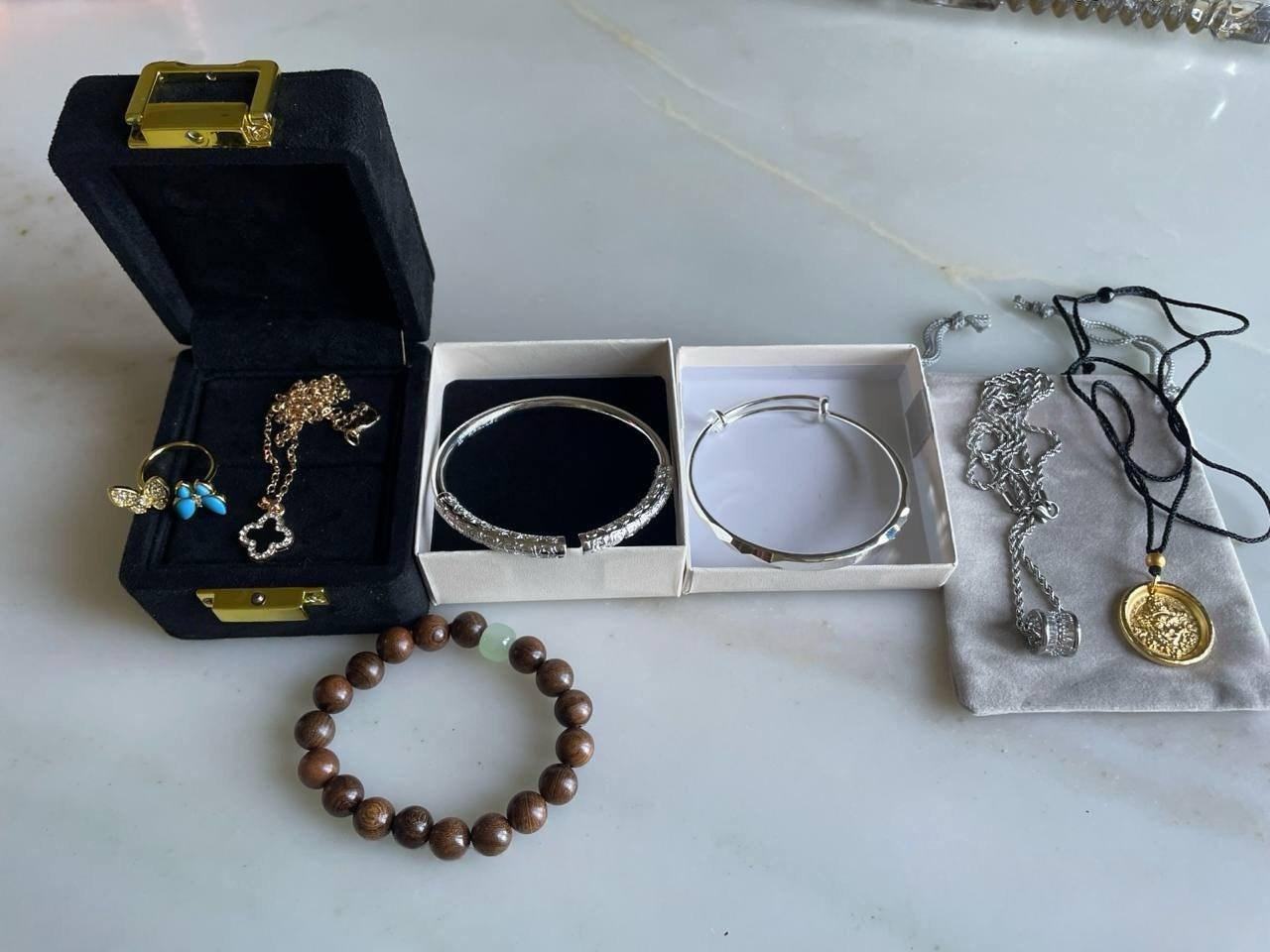 出售物品:闲置首饰 项链 价 格:私聊详…
