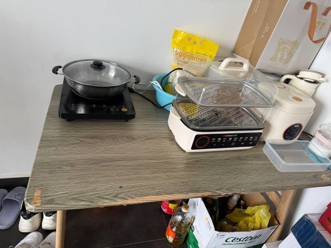 出售物品:冰箱桌子 价 格:120 US…