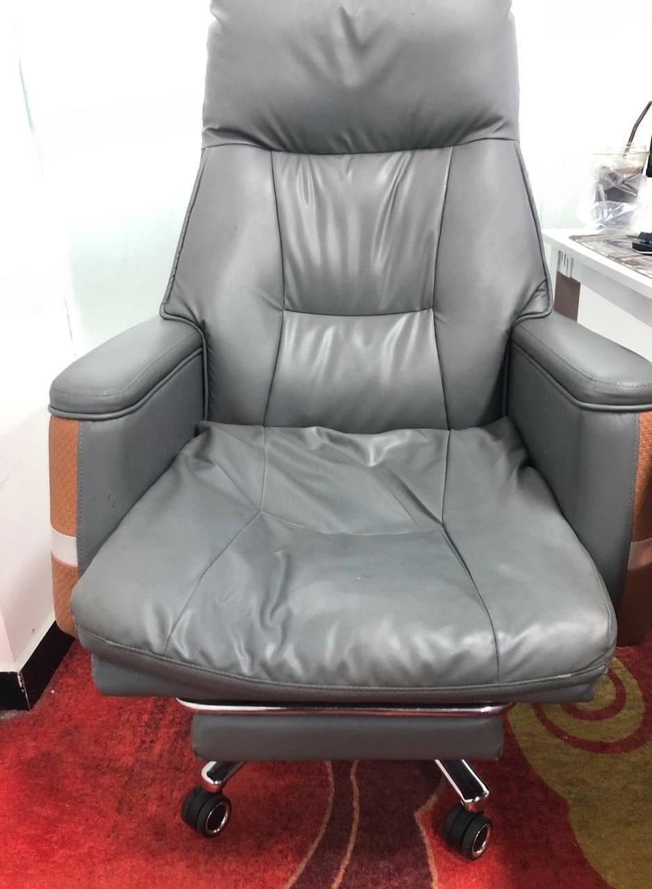 出售物品:美女自用一手老板椅 价 格:50 USD 商品类别:#生活闲置 位 置:#西港 海悦大…