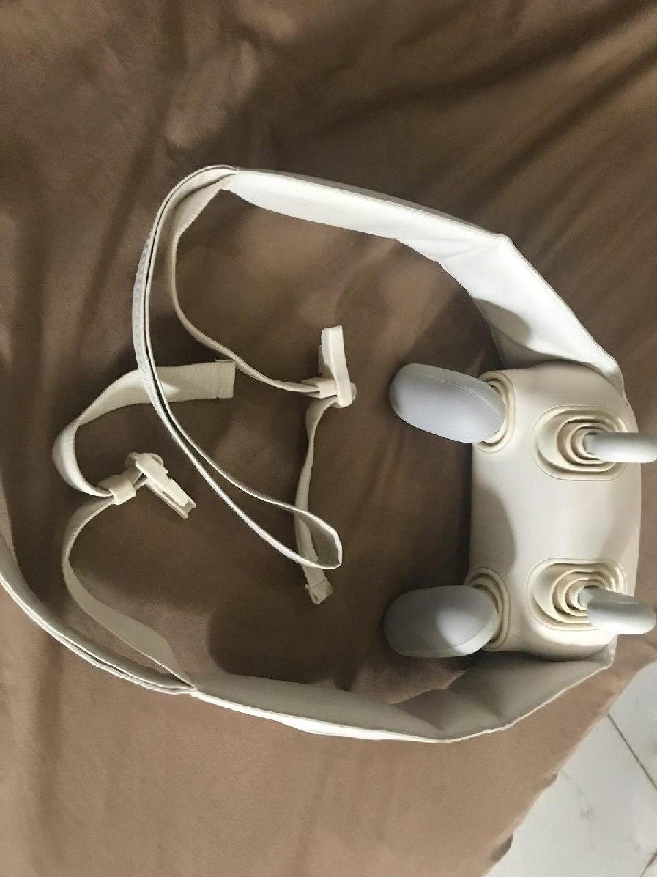 出售物品:脖颈按摩仪 价 格:私聊详谈 商品类别:#生活闲置 位 置:#西港 金沙赌场附近 联系…