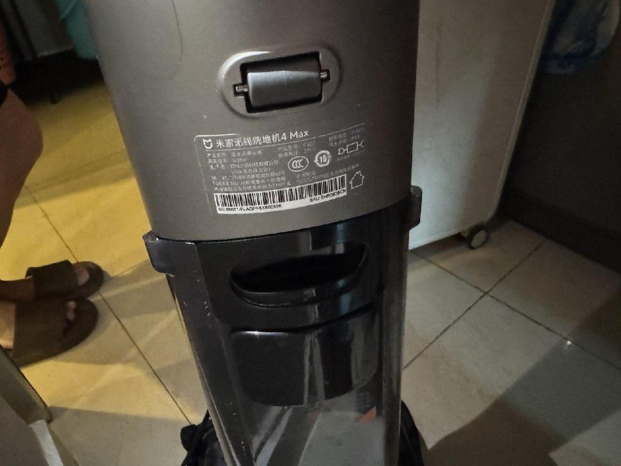 出售物品:小米洗地机99新 价 格:200 USD 商品类别:#家具家电 位 置:#金边 金边钻…