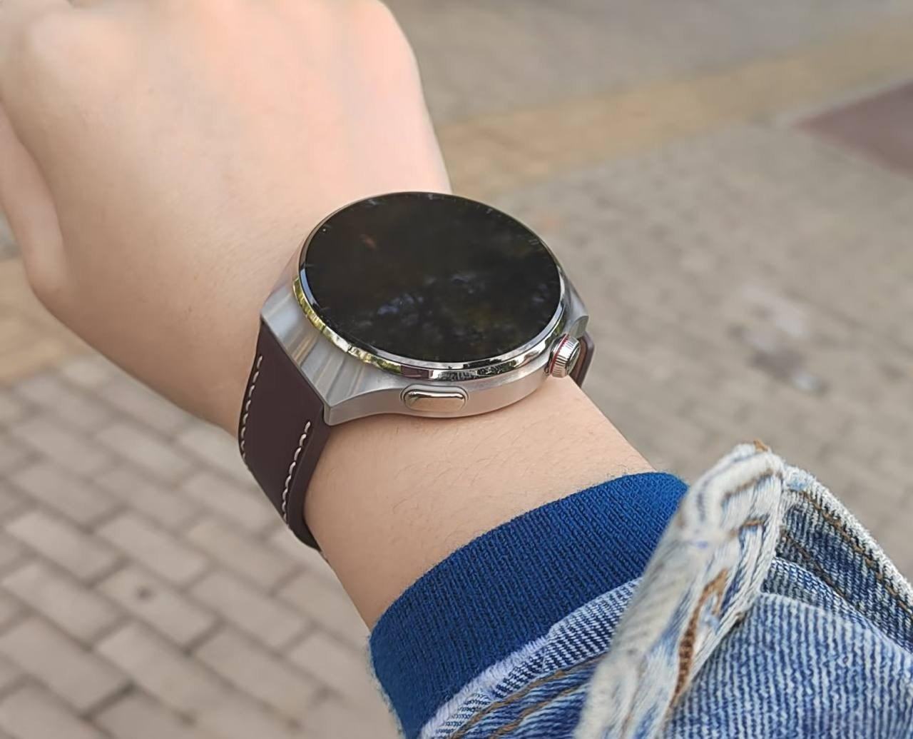 出售物品:华为watch4pro 价 格…