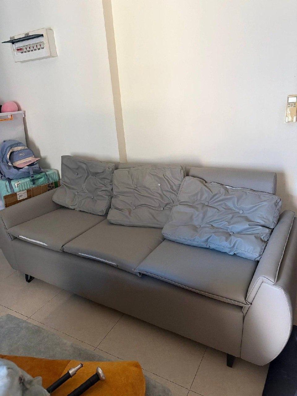 出售物品:沙发 价 格:200 U 商品…