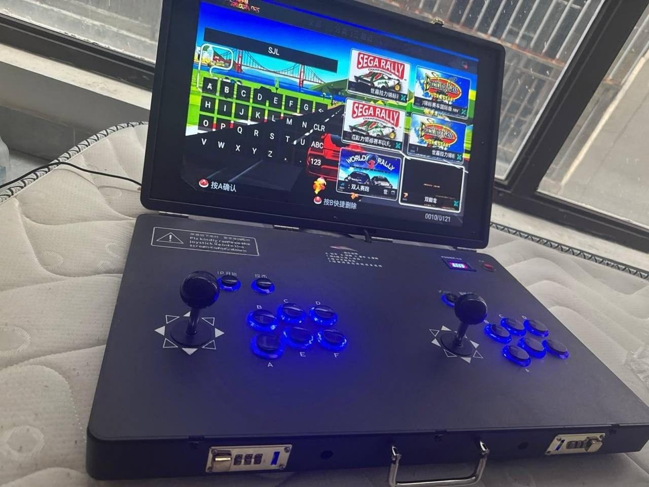 出售物品：🕹️摇杆游戏机 价 格：100 USD 商品类别：#手机数码 位 置：#西港 手佳江南…