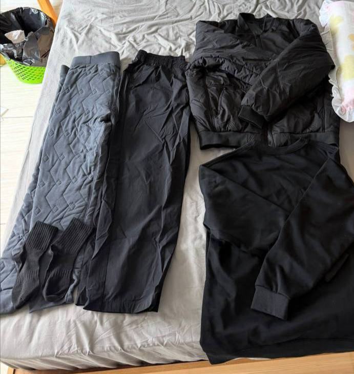 出售物品:如图所示 价 格: 50$ 70$ 商品类别:#衣服裤子 位 置:#西港 鼎盛山上 联…
