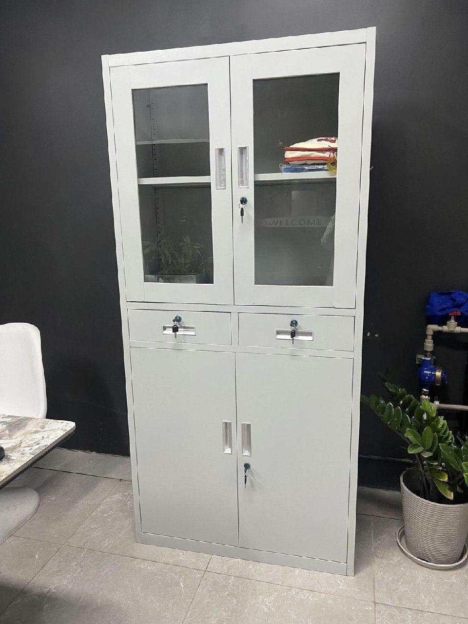 出售物品:文件柜子 价 格:80 USD 商品类别:#电脑办公 位 置:#金边 联系方式:@WF…