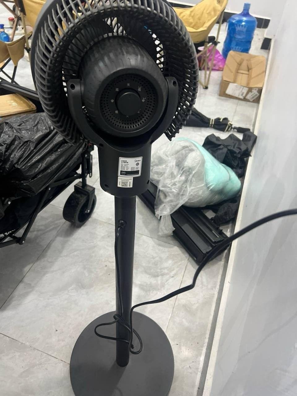 出售物品:美的风扇 价 格:30 USD 商品类别:#家具家电 位 置:#西港 刘公馆 联系方式…