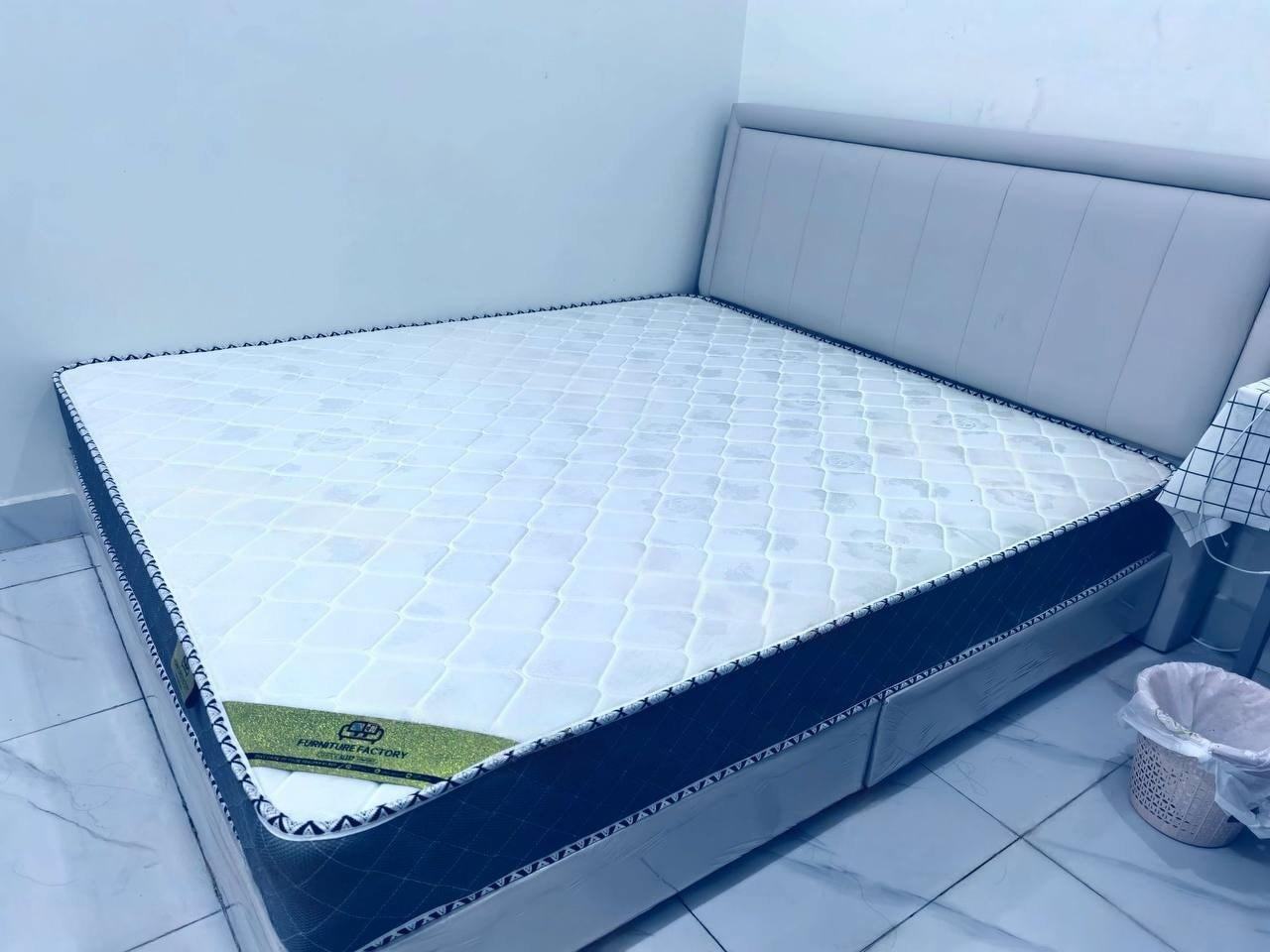 出售物品:床 + 床垫 价 格:130 …