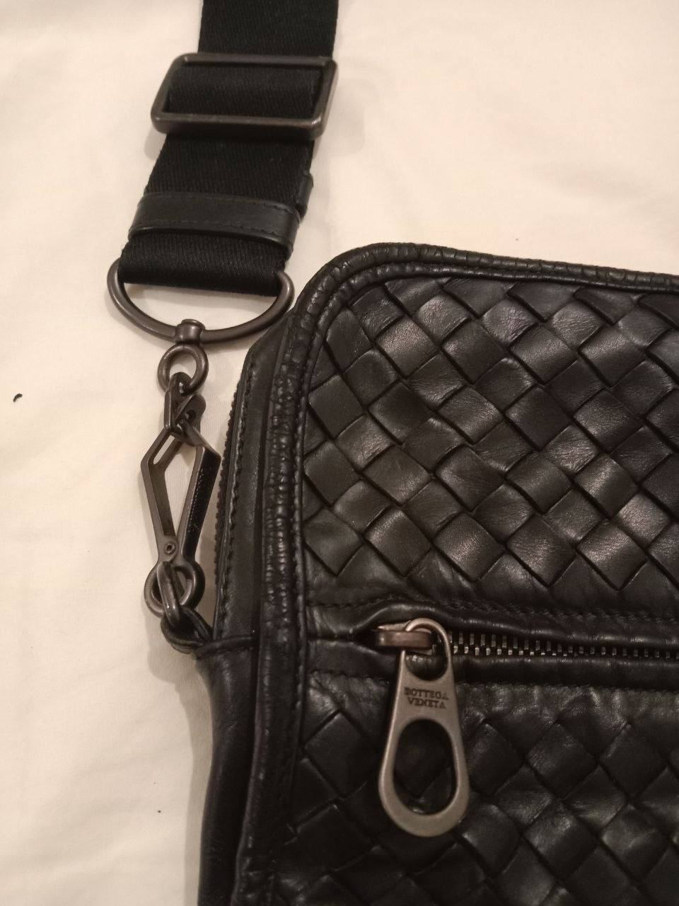 出售物品:Bottega Veneta(葆蝶家)手提包,🉑背 价 格:300$ 位 置:#西港 …