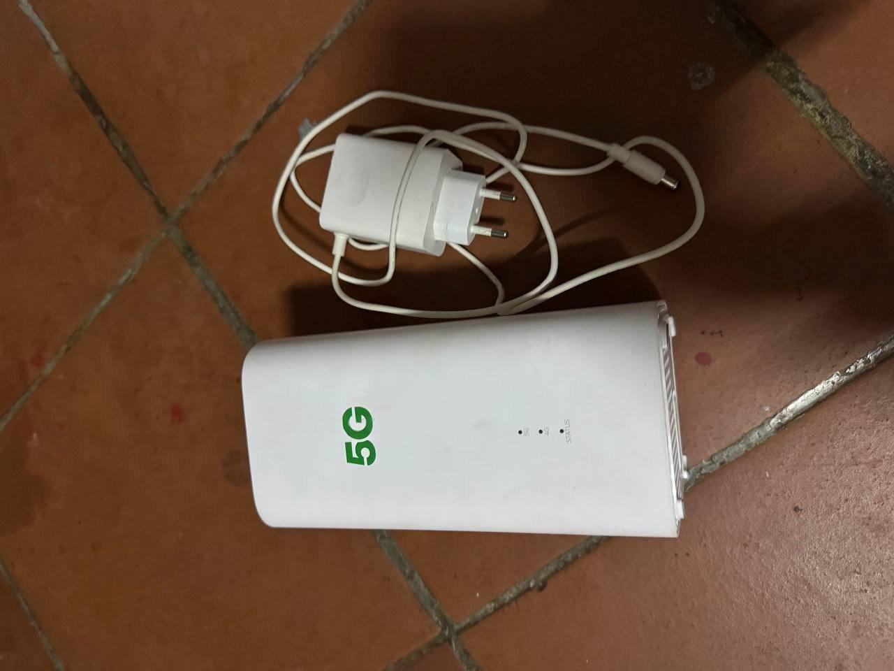出售物品:5g无线路由器 价 格:50 …