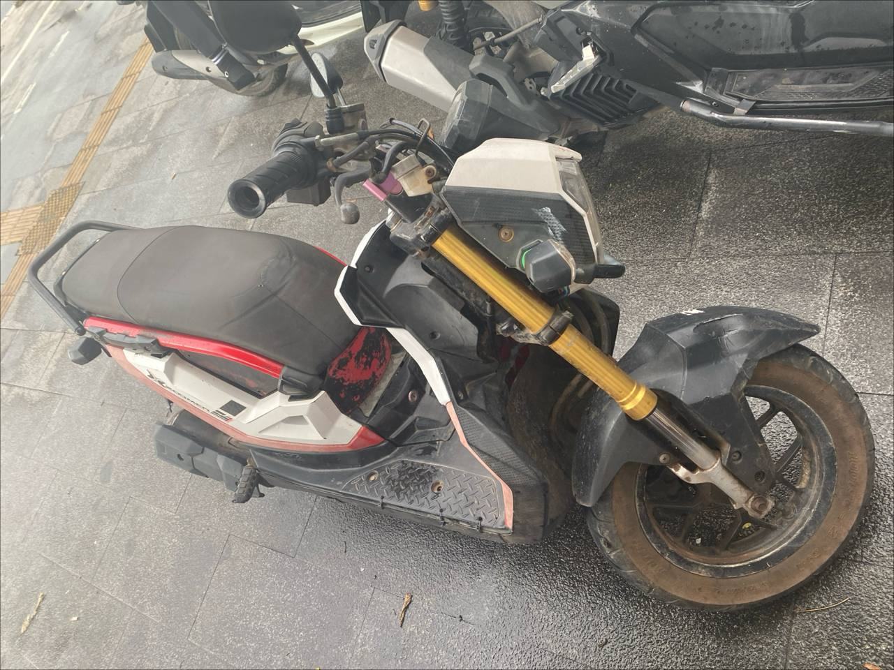 出售物品：祖玛摩托车 价 格：250 位 置：#西港海豚附近 联系方式： @adwill1 交易…