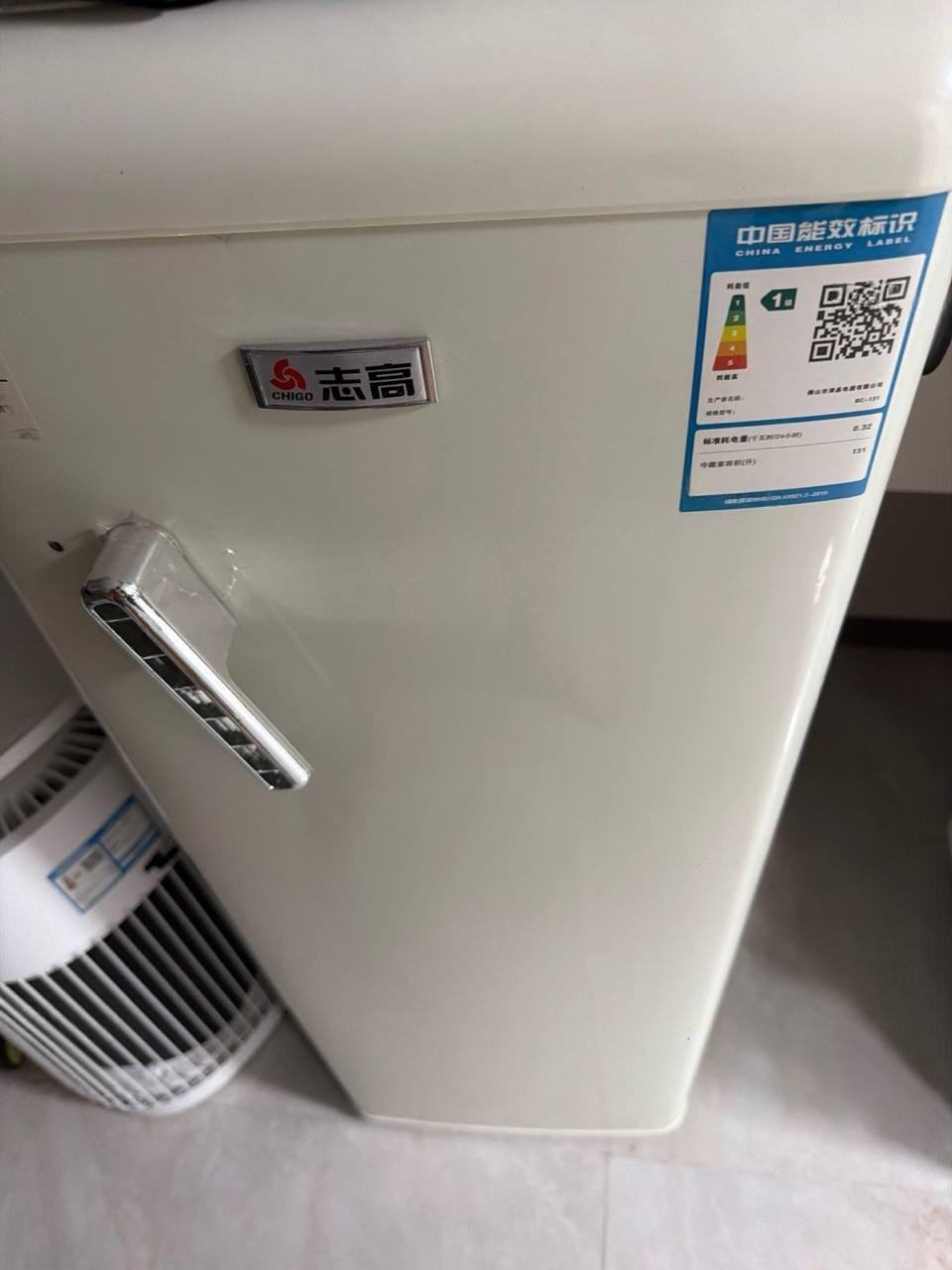 出售物品:迷你小冰箱(志高牌) 价 格:…