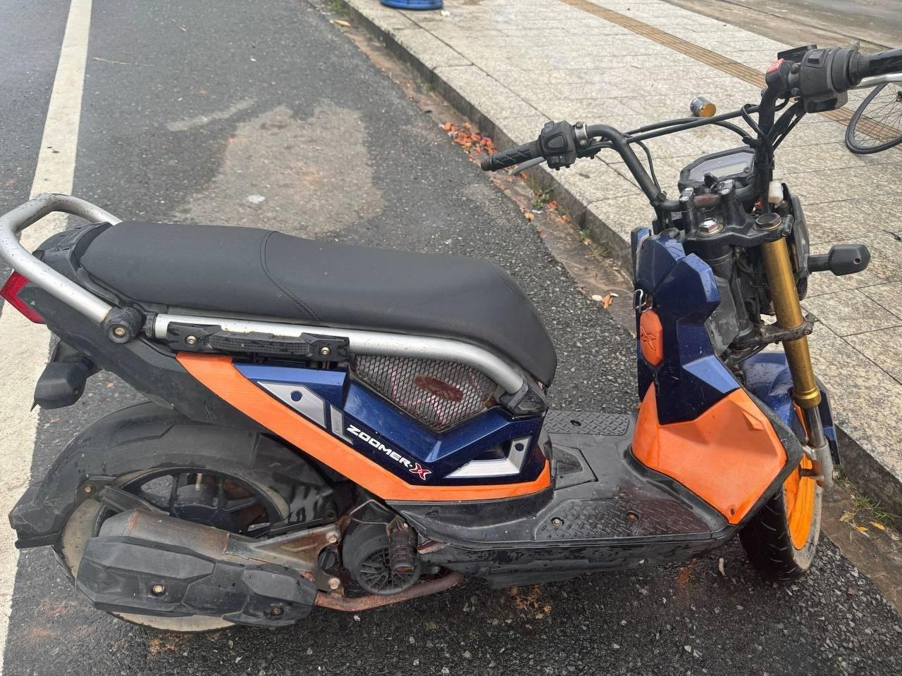 出售物品:代步车 价 格:260 USD…