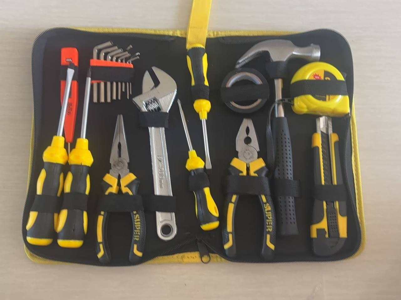 出售物品:维修工具30$ 斜挎包10$ 价 格: 40$ 商品类别:#百货 位 置:#西港 鼎盛…