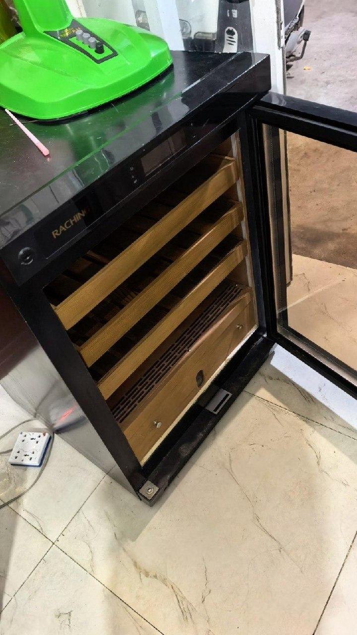出售物品:雪茄柜 价 格:私聊详谈 商品…