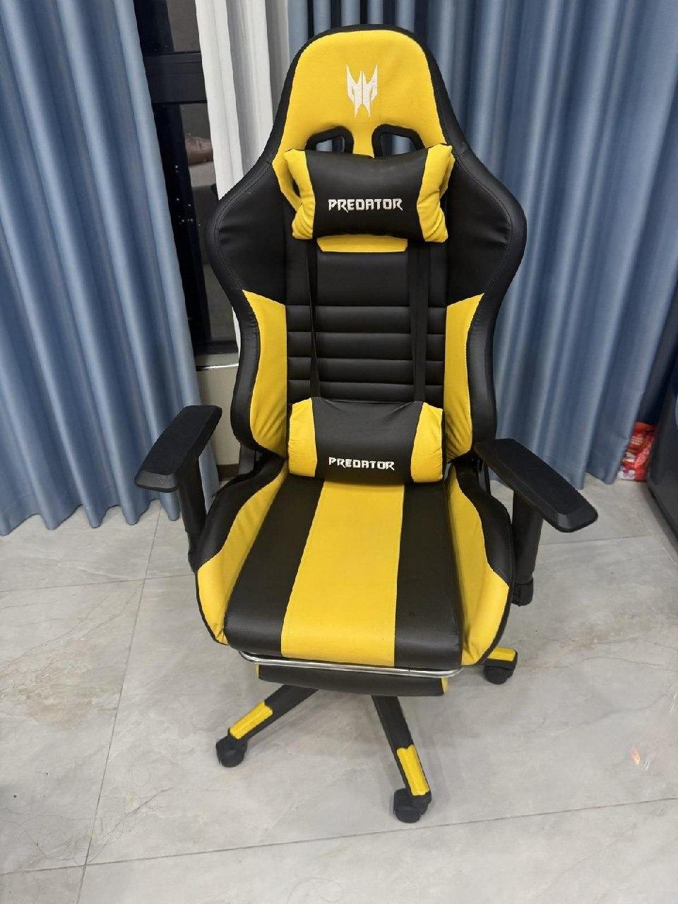 出售物品:电竞椅99成新 价 格:50 USD 商品类别:#家具家电 位 置:#西港 海豚这边,…