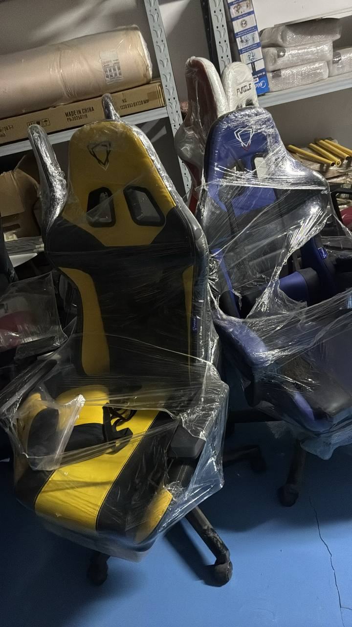 出售物品:电竞椅 位置:#西港 价格:50$ 联系方式:@Lucky8888888 介绍:全新的…